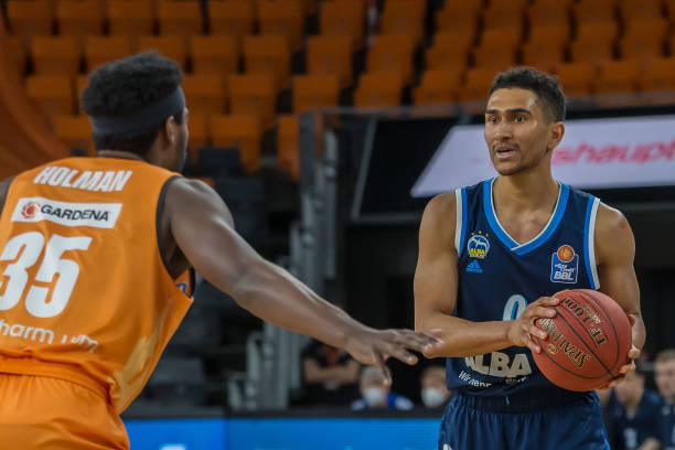 合和顽强拼 合和顽强拼